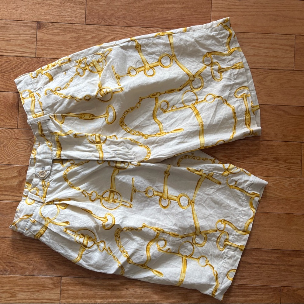 Gucci Cream and Gold Patterned flat front shorts